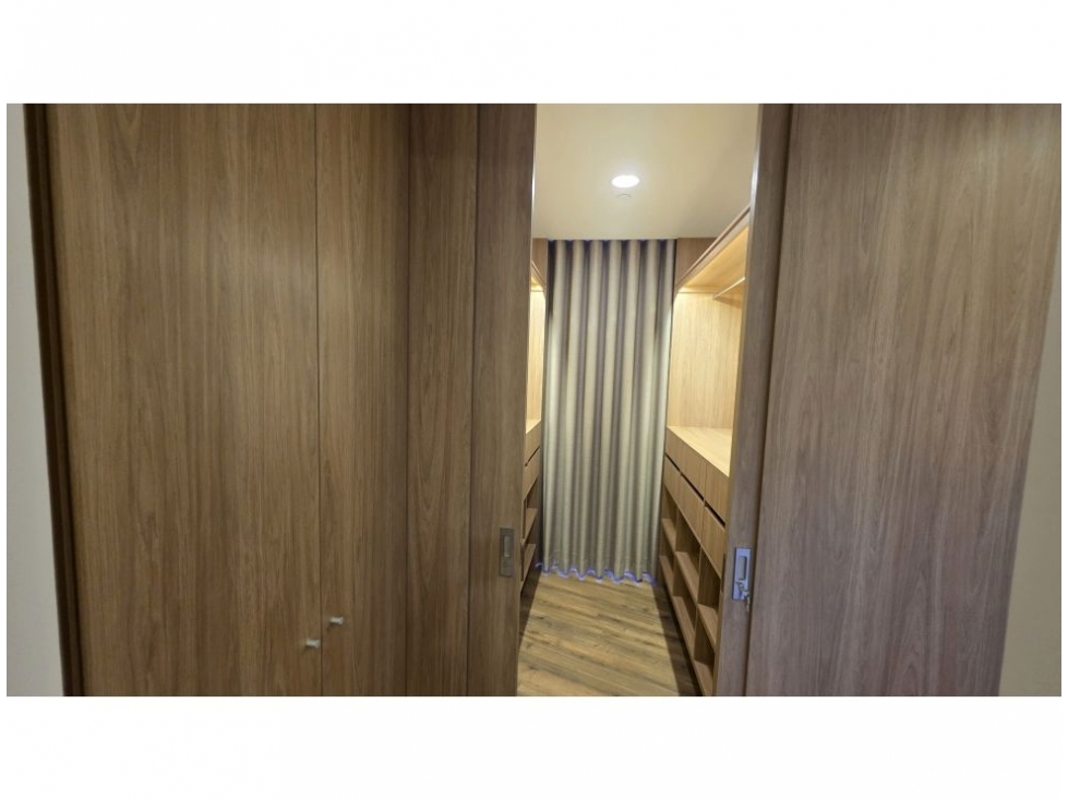 Apartamento en venta en El Poblado, Medellín · foto 15 de 24
