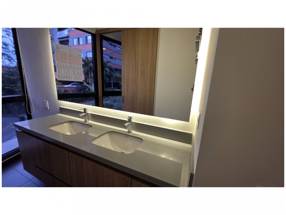 Apartamento en venta en El Poblado, Medellín · foto 18 de 24