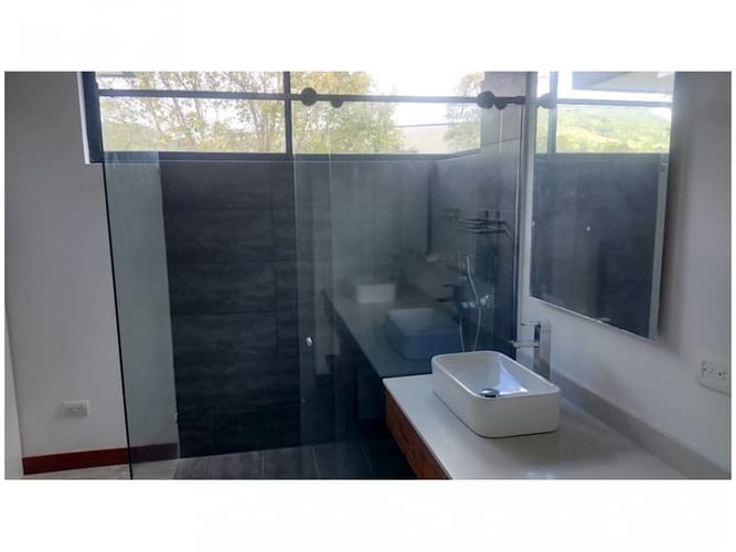 Casa de 4 alcobas en venta en So�Adora, El Carmen de Viboral · foto 23 de 24