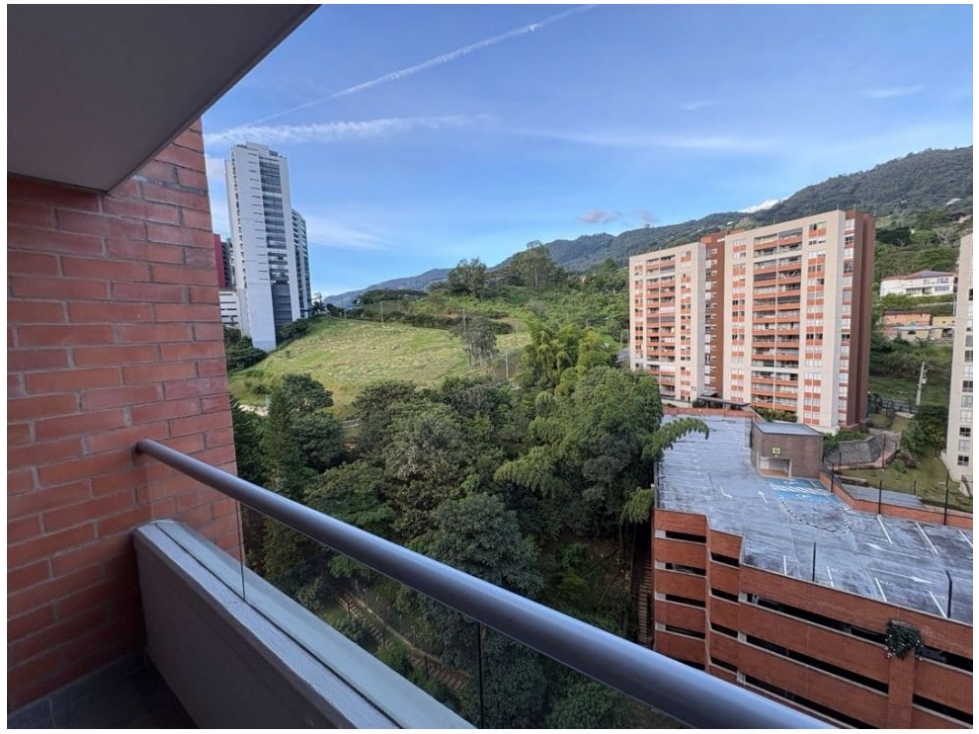 Apartamento en venta en Loma Del Chocho, Envigado · foto 2 de 20