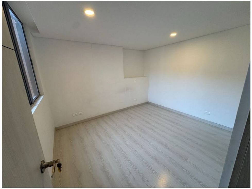 Apartamento en venta en Loma Del Chocho, Envigado · foto 5 de 20