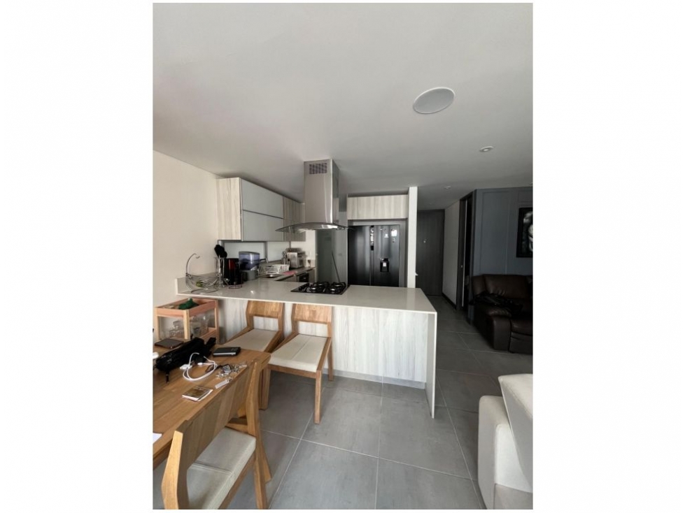 Apartamento en venta en El Poblado, Medellín · foto 2 de 24