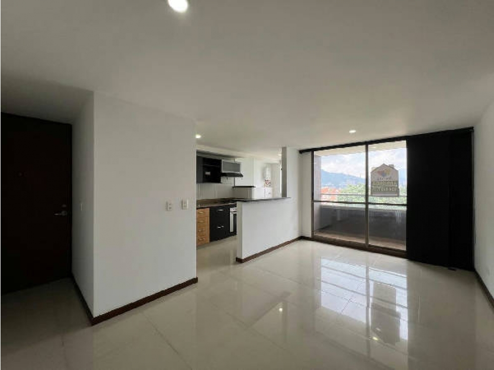 Apartamento en venta en La Abadia, Medellín · foto 3 de 10
