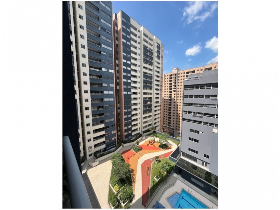 Apartamento en venta en El Poblado, Medellín · foto 23 de 24