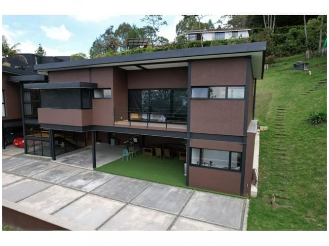 Casa de 3 alcobas en venta en El Poblado, Medellín · foto 5 de 24