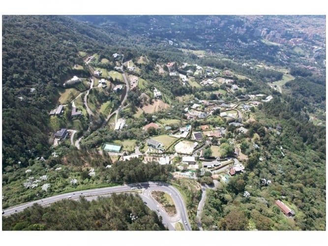 Casa de 3 alcobas en venta en El Poblado, Medellín · foto 9 de 24