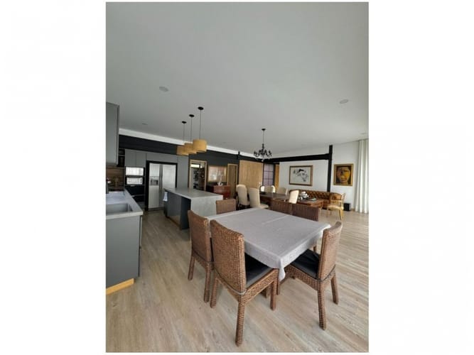 Casa de 3 alcobas en venta en El Poblado, Medellín · foto 12 de 24