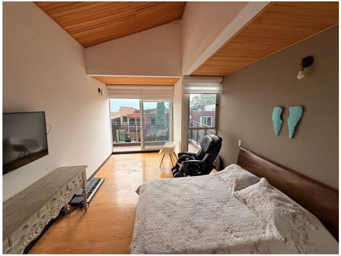 Casa de 5 alcobas en venta en Loma El Atravesado, Envigado, 345 m² · foto 12 de 24