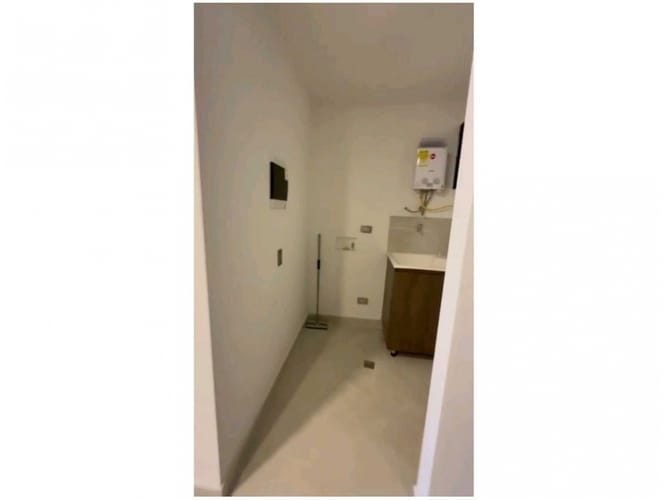 Apartamento de 2 alcobas en venta en Conquistadores, Medellín, 82 m² · foto 11 de 12