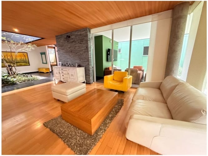 Casa de 5 alcobas en venta en Loma El Atravesado, Envigado, 345 m² · foto 22 de 24