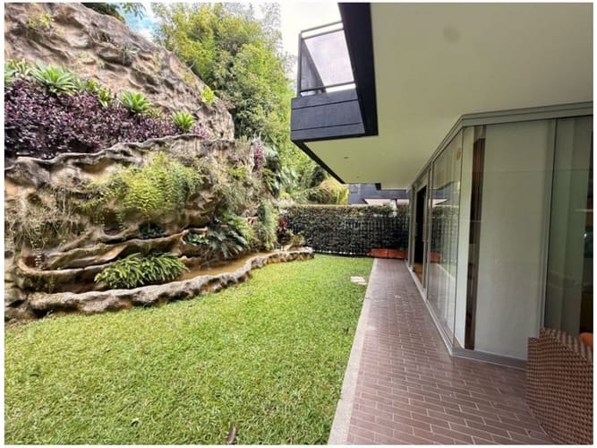 Casa de 5 alcobas en venta en Loma El Atravesado, Envigado, 345 m² · foto 23 de 24