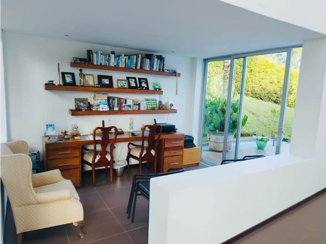 Casa de 3 alcobas en venta en Llano Grande, Rionegro, 400 m² · foto 2 de 5