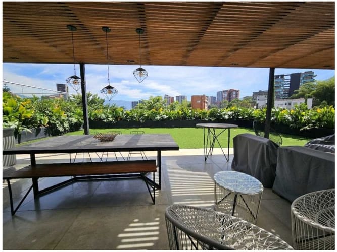 Apartamento de 2 alcobas en venta en El Poblado, Medellín, 300 m² · foto 6 de 15