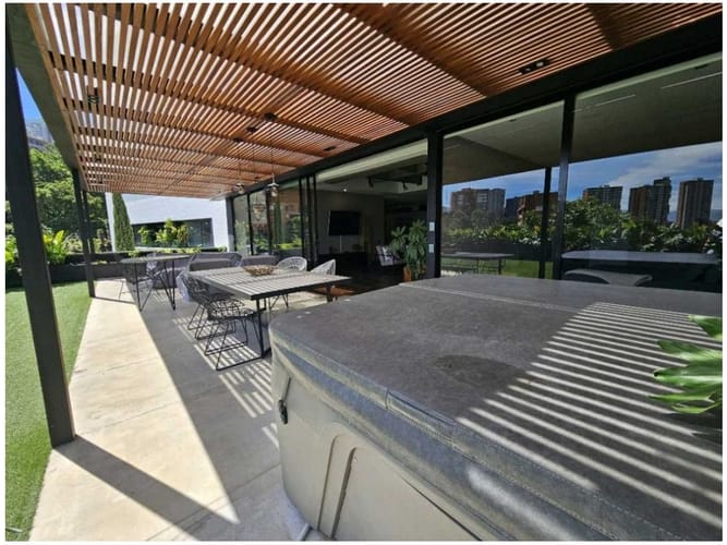 Apartamento de 2 alcobas en venta en El Poblado, Medellín, 300 m² · foto 8 de 15