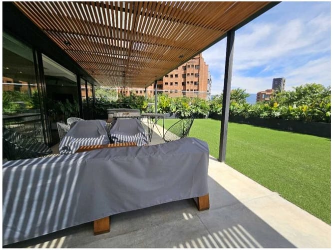 Apartamento de 2 alcobas en venta en El Poblado, Medellín, 300 m² · foto 9 de 15