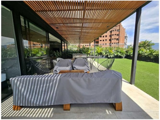 Apartamento de 2 alcobas en venta en El Poblado, Medellín, 300 m² · foto 10 de 15