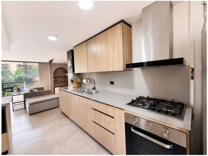 Apartamento de 3 alcobas en venta en El Poblado, Medellín, 101 m² · foto 13 de 24