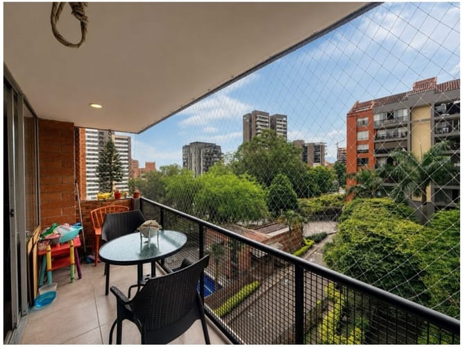 Apartamento de 3 alcobas en venta en El Poblado, Medellín, 101 m² · foto 14 de 24