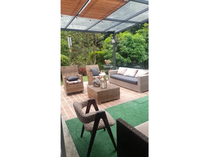 Casa de 4 alcobas en venta en El Castillo, Medellín, 300 m² · foto 3 de 5