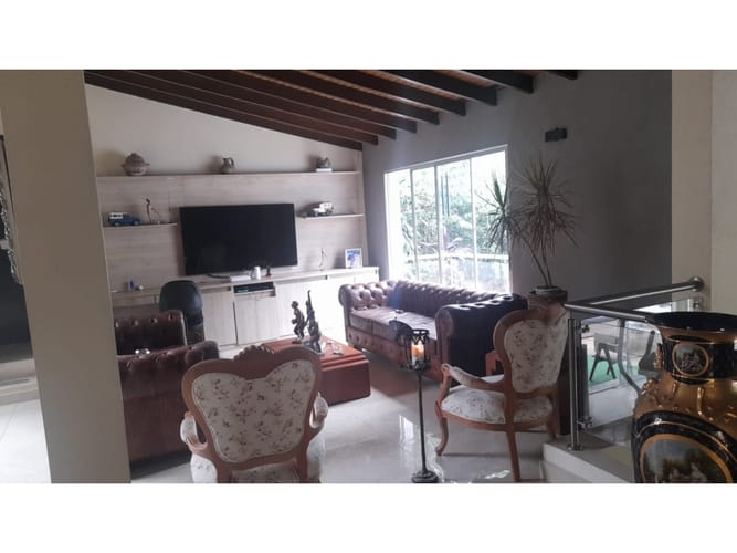 Casa de 4 alcobas en venta en El Castillo, Medellín, 300 m² · foto 4 de 5