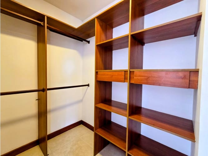 Apartamento de 2 alcobas en venta en El Poblado, Medellín, 130 m² · foto 9 de 24