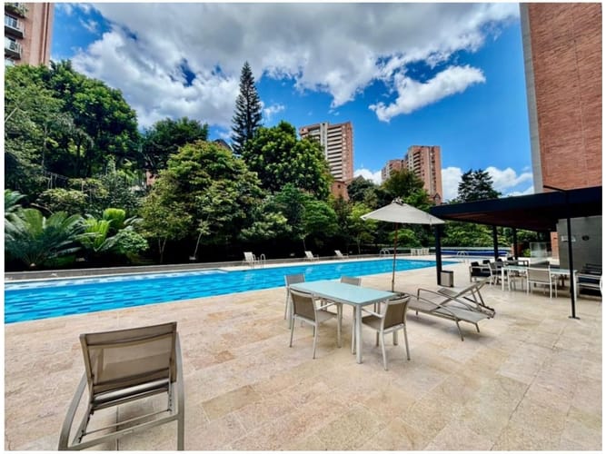Apartamento de 3 alcobas en venta en Los Balsos, Medellín, 198 m² · foto 20 de 24