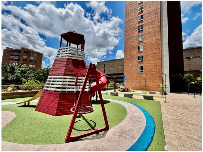 Apartamento de 3 alcobas en venta en Los Balsos, Medellín, 198 m² · foto 23 de 24