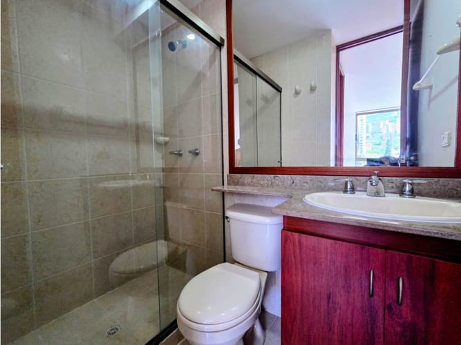 Apartamento de 2 alcobas en venta en El Poblado, Medellín, 130 m² · foto 15 de 24