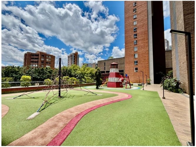 Apartamento de 3 alcobas en venta en Los Balsos, Medellín, 198 m² · foto 24 de 24