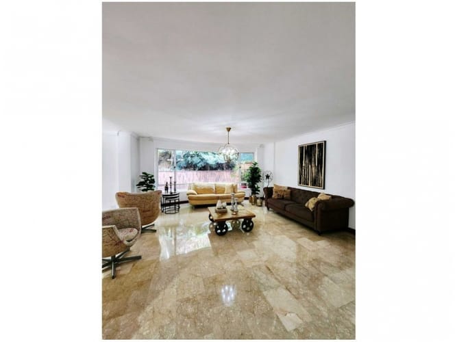 Casa de 4 alcobas en venta en El Poblado, Medellín, 286 m² · foto 2 de 17