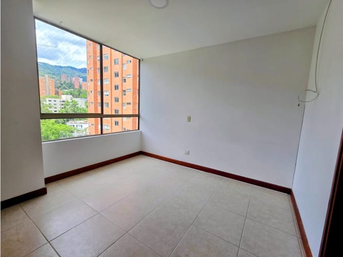 Apartamento de 2 alcobas en venta en El Poblado, Medellín, 130 m² · foto 19 de 24