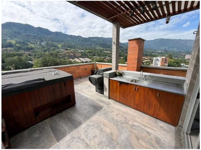 Apartamento de 3 alcobas en venta en Urbanización Las Cumbres, Envigado, 168 m² · foto 1 de 24