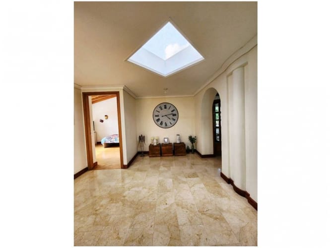 Casa de 4 alcobas en venta en El Poblado, Medellín, 286 m² · foto 9 de 17
