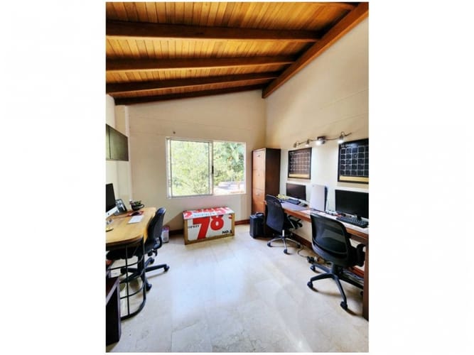 Casa de 4 alcobas en venta en El Poblado, Medellín, 286 m² · foto 10 de 17