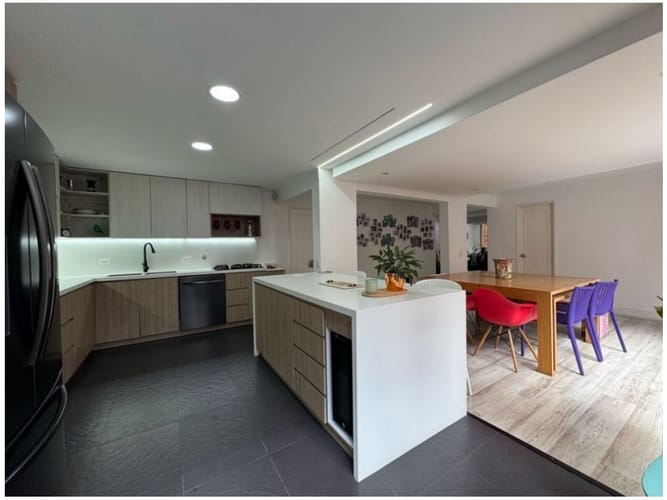 Apartamento de 2 alcobas en venta en El Poblado, Medellín, 162 m² · foto 4 de 24