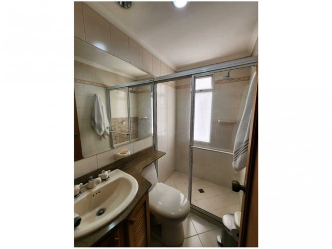 Casa de 4 alcobas en venta en El Poblado, Medellín, 286 m² · foto 15 de 17
