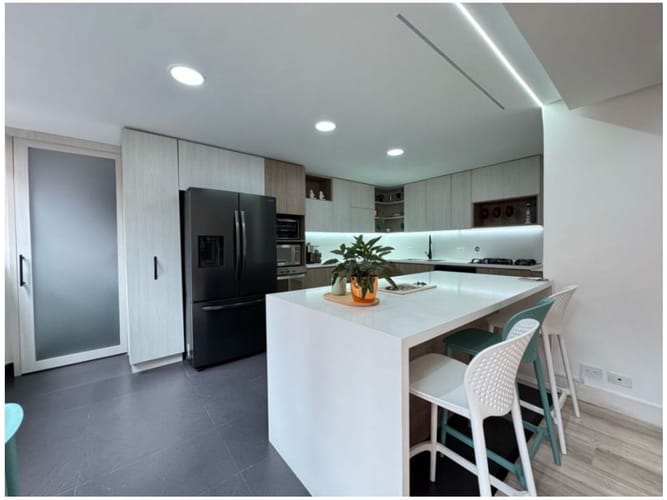 Apartamento de 2 alcobas en venta en El Poblado, Medellín, 162 m² · foto 8 de 24