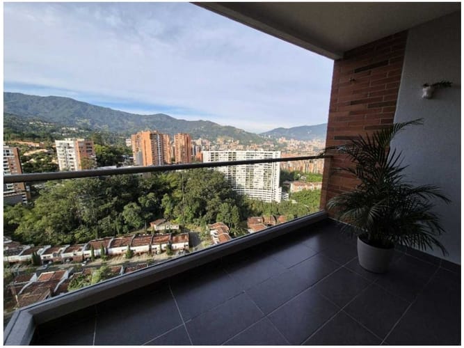 Apartamento de 3 alcobas en venta en Urbanización Las Cumbres, Envigado, 168 m² · foto 13 de 24