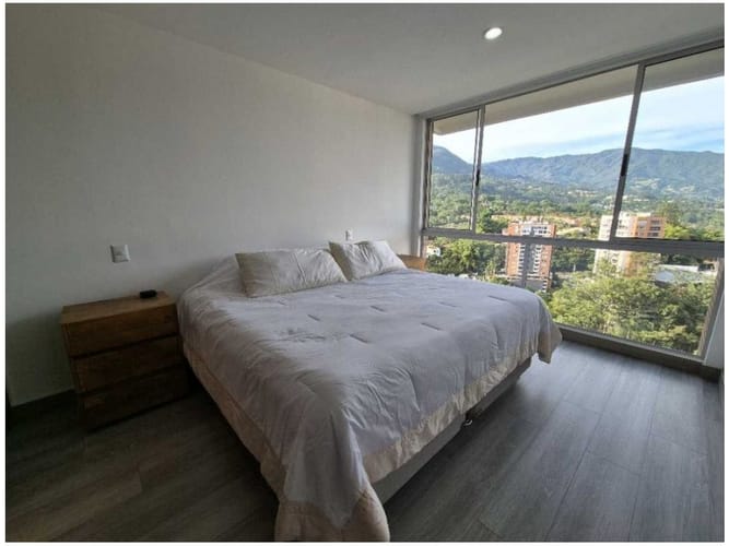 Apartamento de 3 alcobas en venta en Urbanización Las Cumbres, Envigado, 168 m² · foto 17 de 24