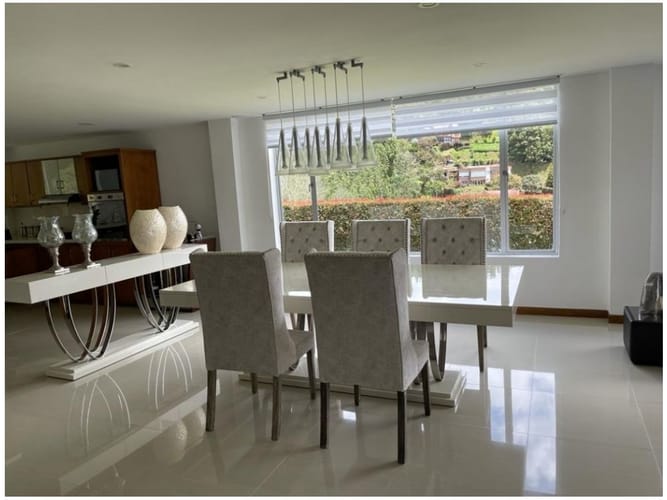 Casa de 3 alcobas en venta en Escobero, Envigado, 290 m² · foto 3 de 24