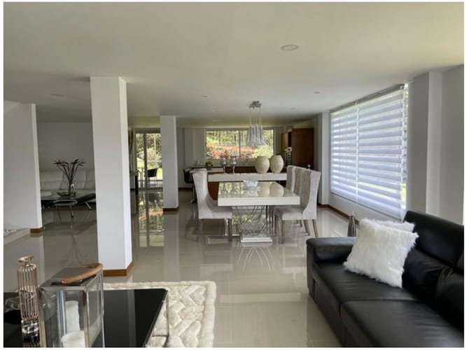 Casa de 3 alcobas en venta en Escobero, Envigado, 290 m² · foto 4 de 24