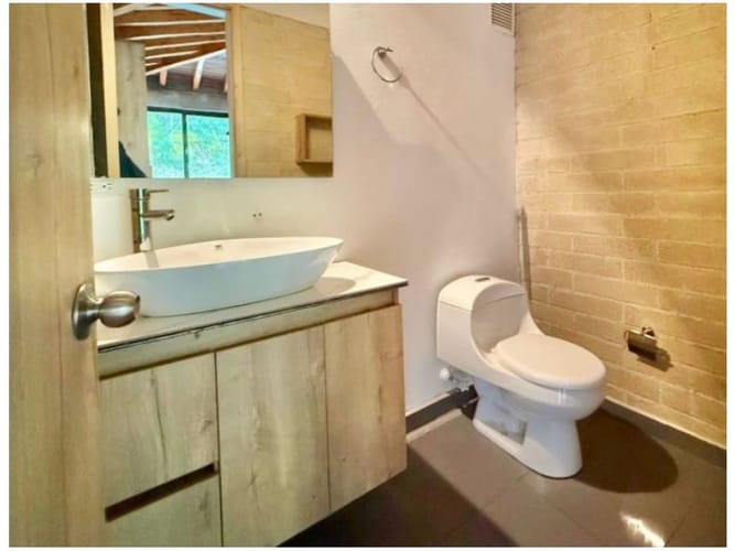 Casa de 3 alcobas en venta en Loma Del Escobero, Envigado · foto 13 de 14