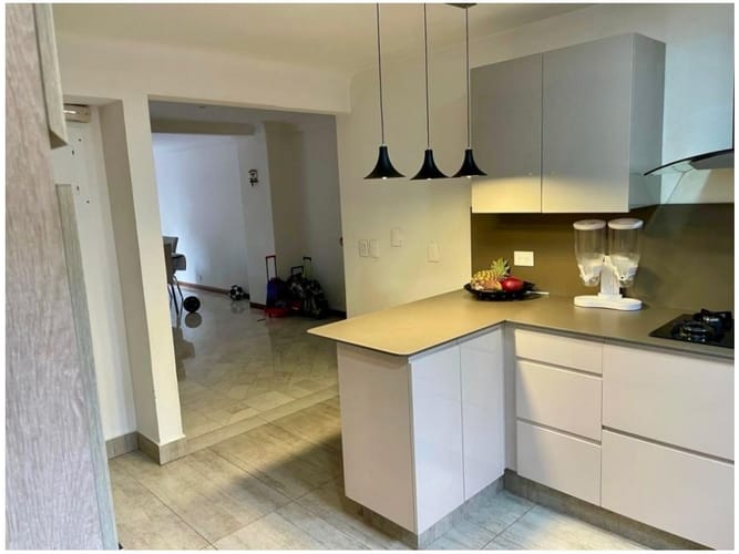 Casa de 4 alcobas en venta en Castropol, Medellín, 328 m² · foto 3 de 24