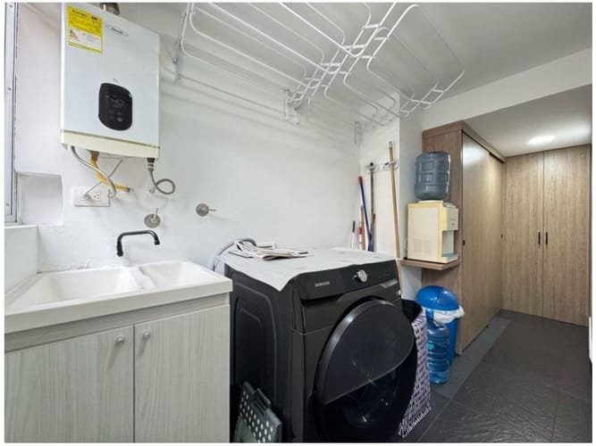 Apartamento de 2 alcobas en venta en El Poblado, Medellín, 162 m² · foto 23 de 24