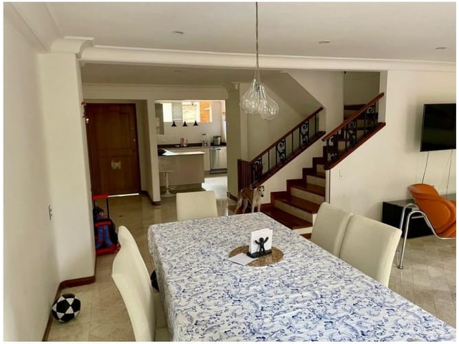 Casa de 4 alcobas en venta en Castropol, Medellín, 328 m² · foto 4 de 24