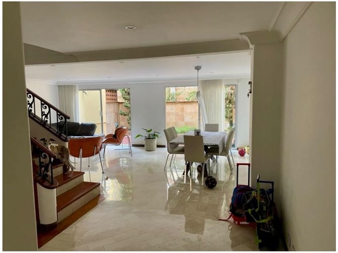 Casa de 4 alcobas en venta en Castropol, Medellín, 328 m² · foto 8 de 24