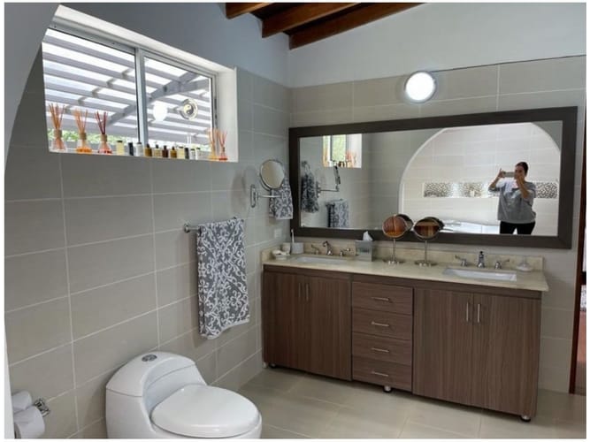 Casa de 3 alcobas en venta en Escobero, Envigado, 290 m² · foto 23 de 24