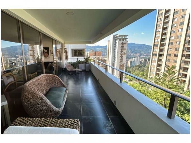 Apartamento en venta en El Poblado, Medellín · foto 3 de 20