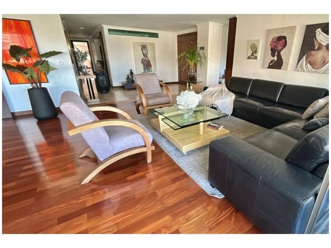 Apartamento en venta en El Poblado, Medellín · foto 6 de 20