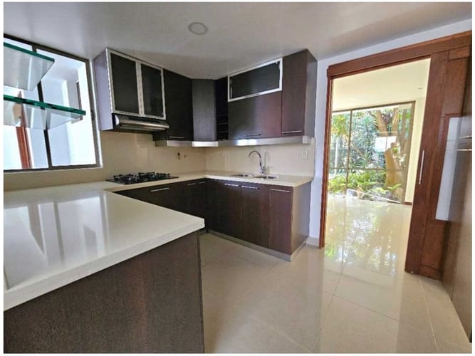 Casa de 3 alcobas en venta en Loma Del Chocho, Medellín, 269 m² · foto 6 de 21